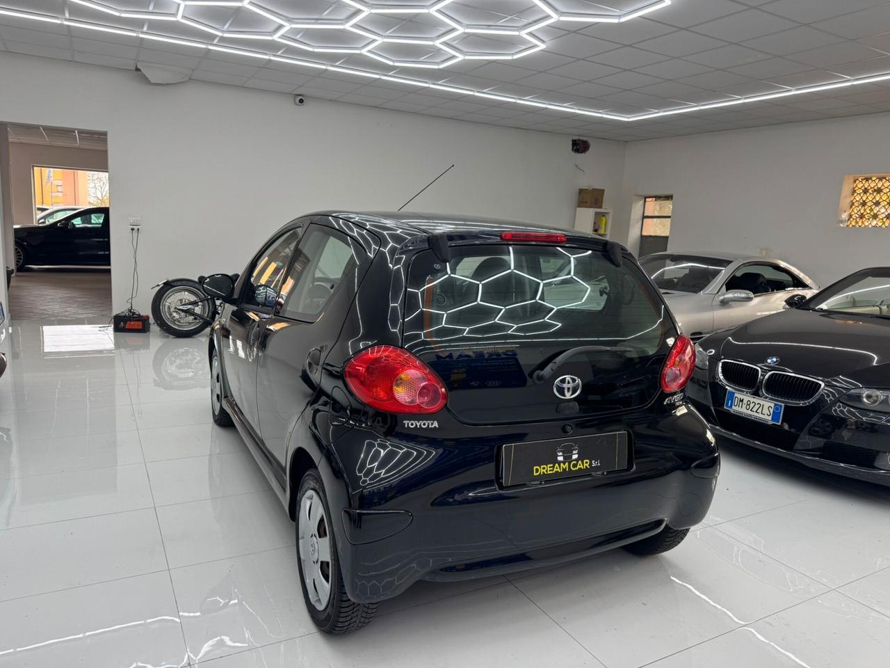 Toyota Aygo 1.0 12V VVT-i 5 porte -OK Neopatentati