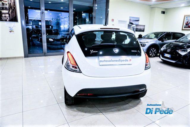 LANCIA Ypsilon 1.0 FireFly 5 porte S&S Hybrid Ecochic Silver