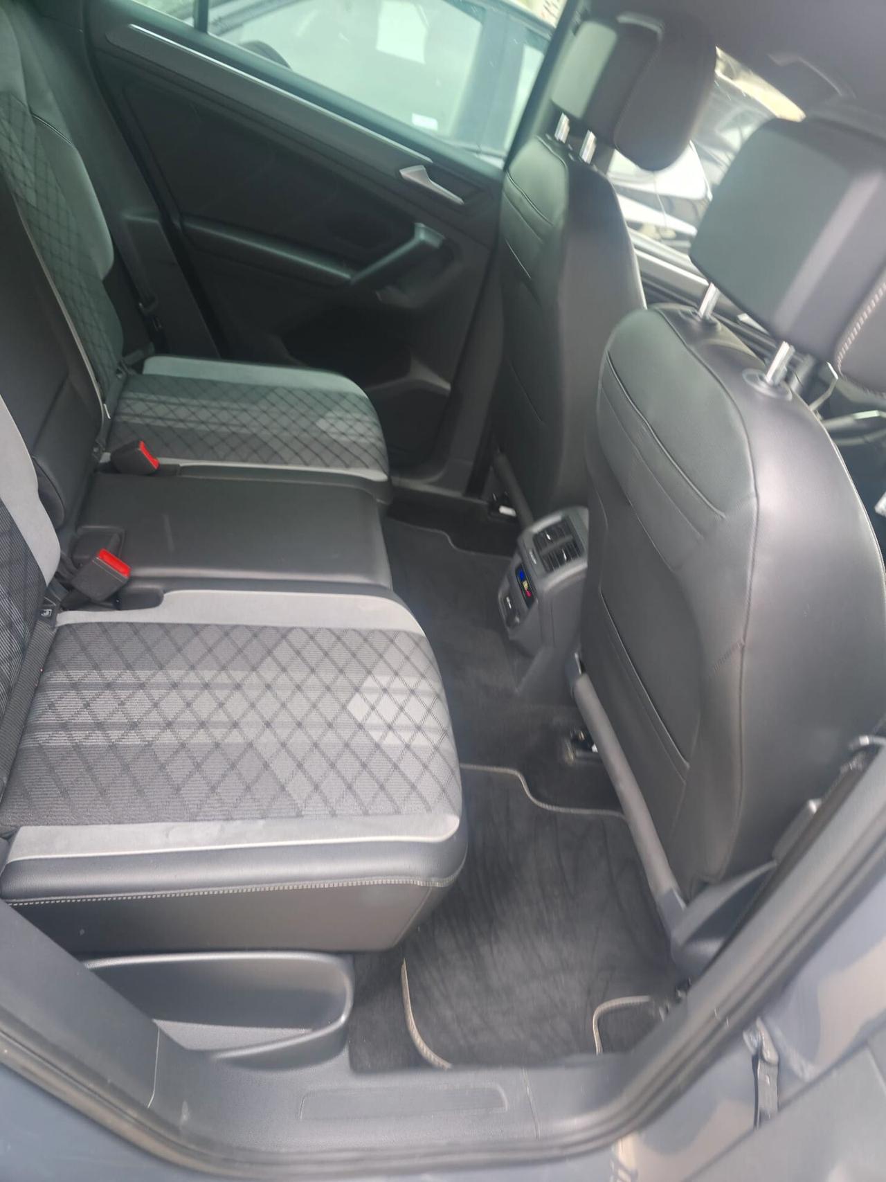 Volkswagen Tiguan 2.0 TDI 150 CV SCR DSG R-Line