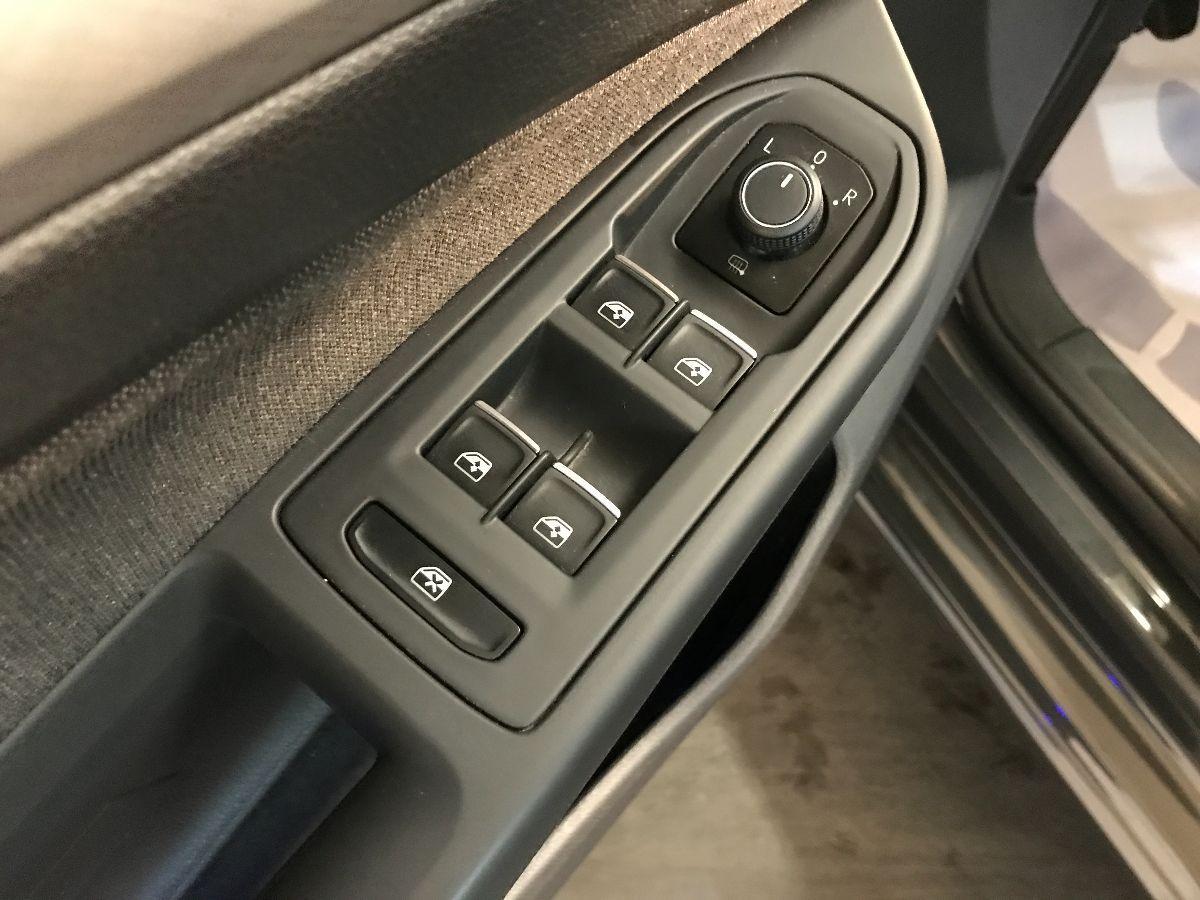 VOLKSWAGEN Golf 1.0 TSI 110CV 5p. Business BMT