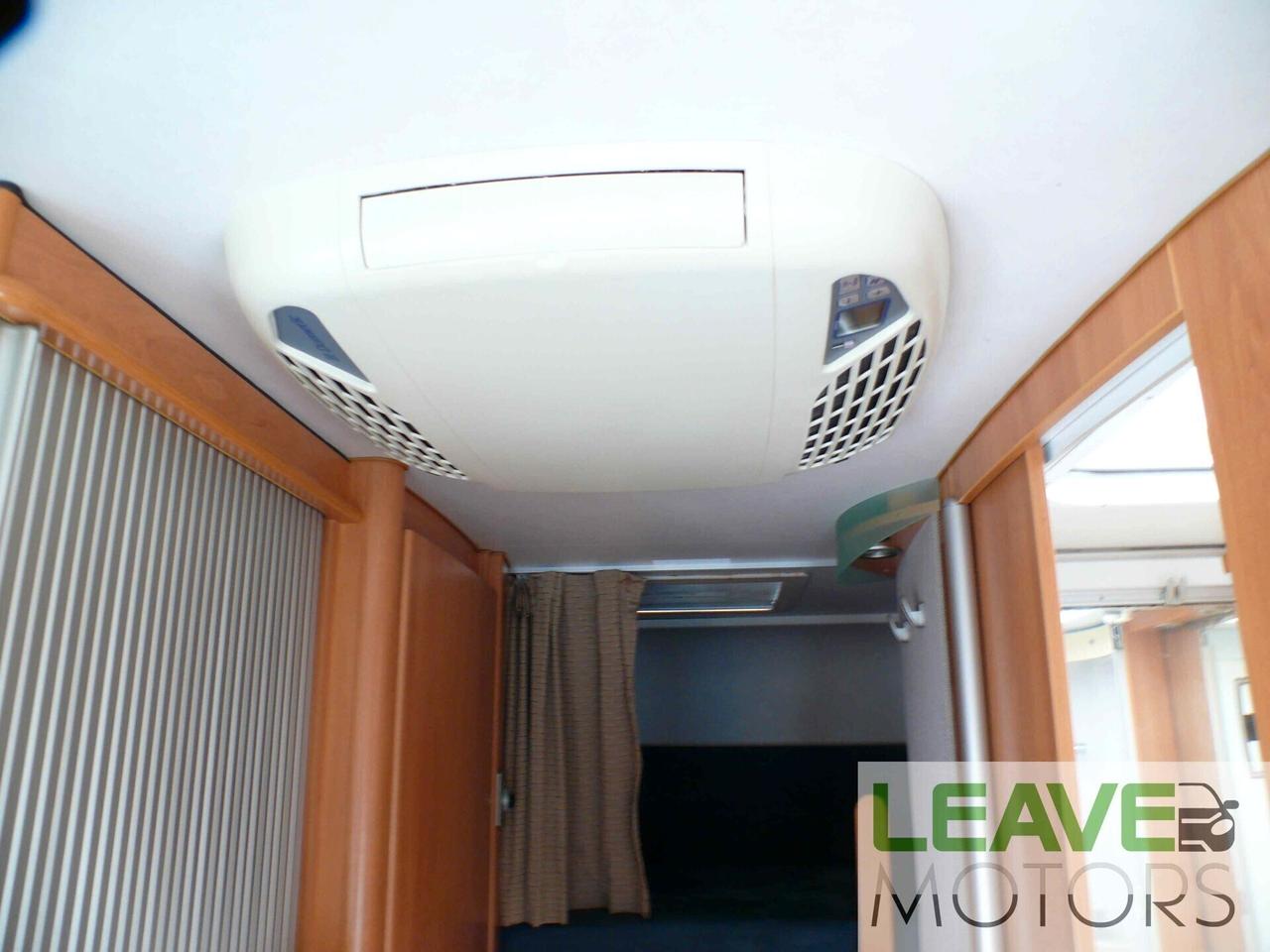 Hymer/eriba camper mansardato (M1327)