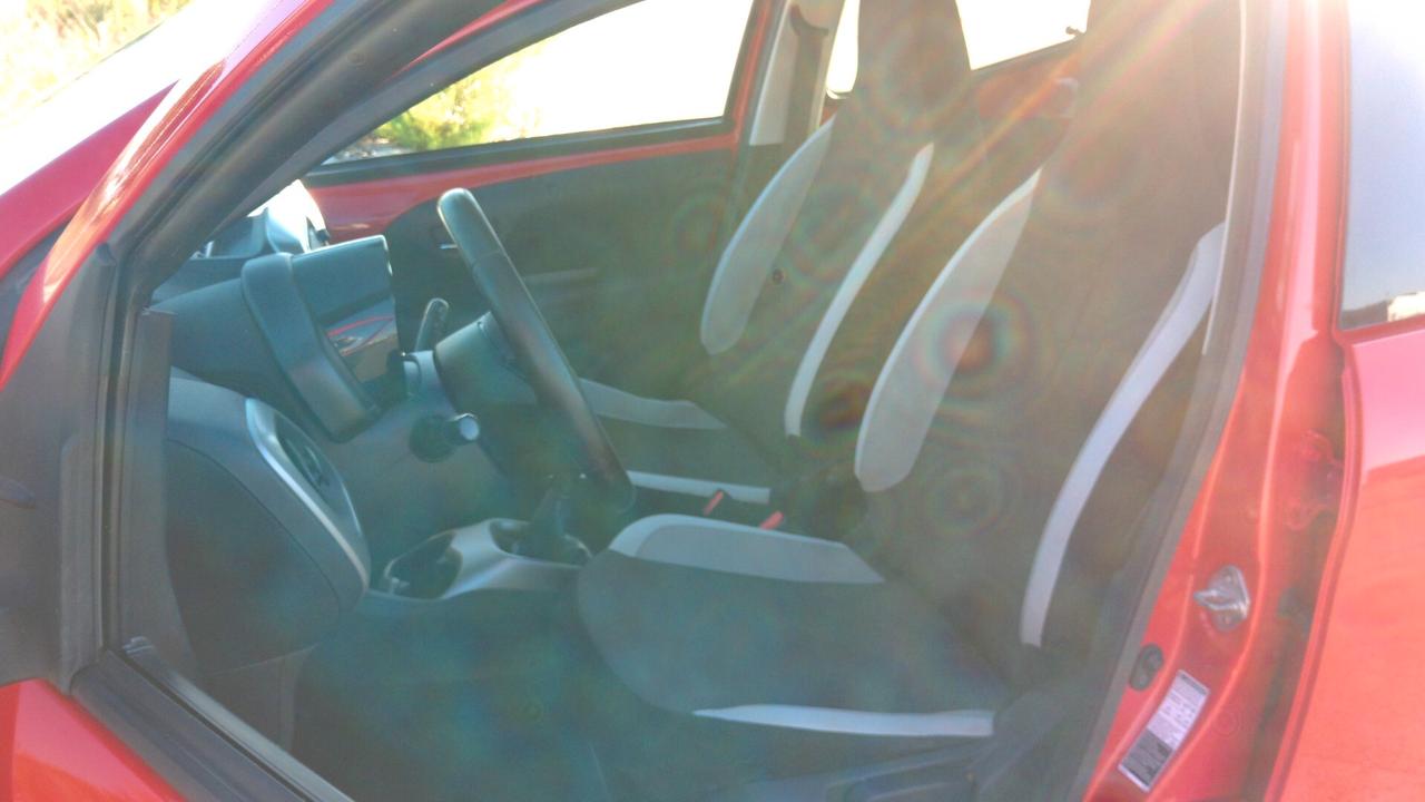 Toyota Aygo 1.0 VVT-i 69 CV 5 porte x-cool TSS