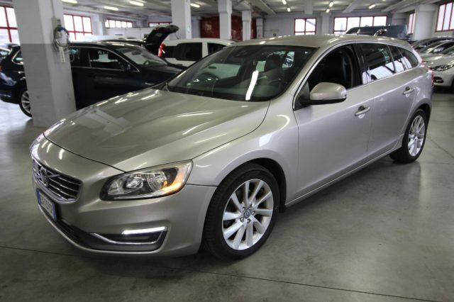 VOLVO V60 D4 Geartronic Summum