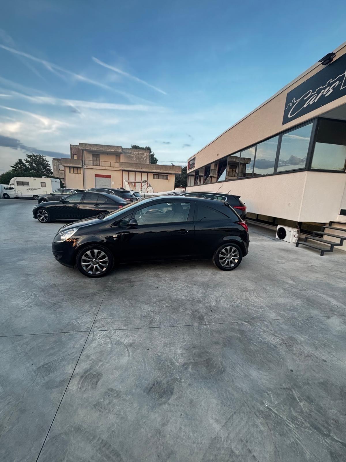 Opel Corsa 1.2 80CV 3 porte GPL-TECH Club