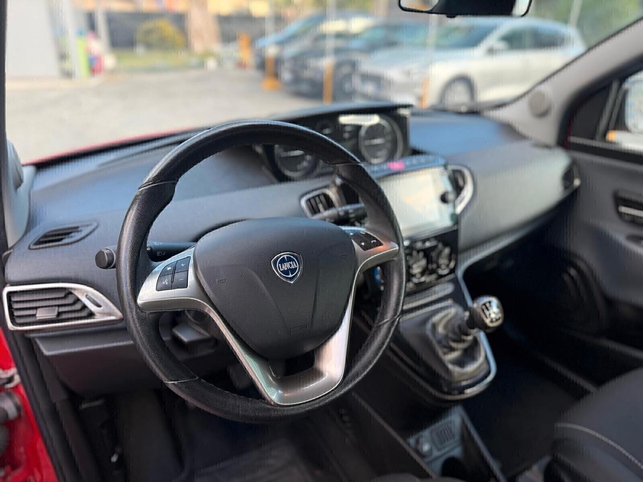 Lancia Ypsilon 1.0 FireFly 5 porte S&S Hybrid Ecochic Gold