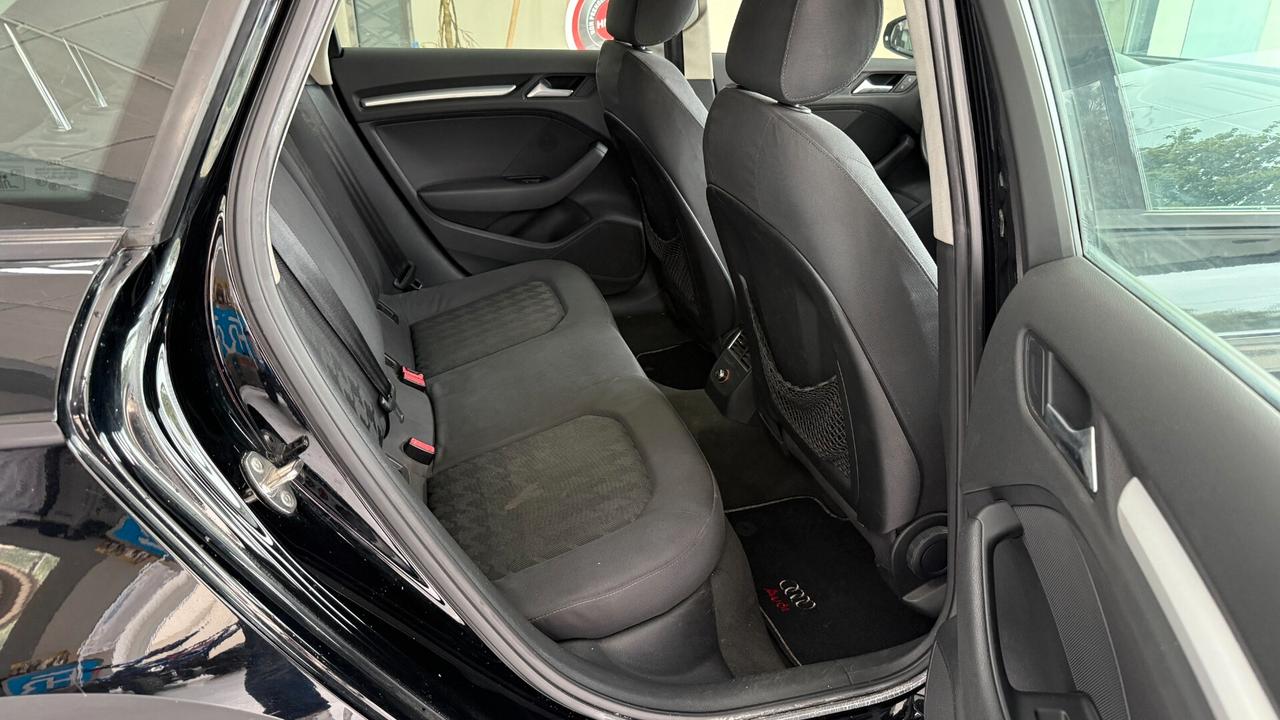 Audi A3 SPB 1.6 TDI 105 CV CR Ambition