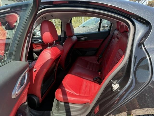 Alfa Romeo Giulia 2.2 Turbodiesel 210 CV AT8 AWD Q4 Veloce