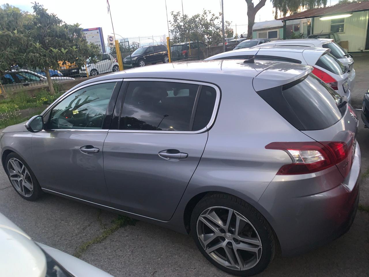 Peugeot 308 BlueHDi 120 S&S Business