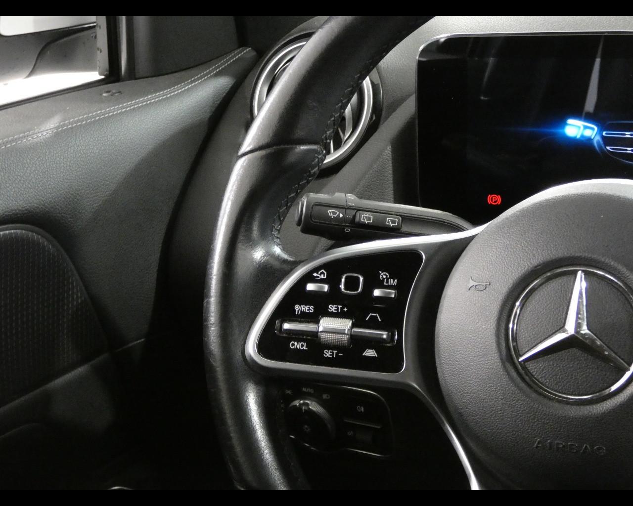 Mercedes-Benz GLA (H247) - GLA 200 d Automatic Sport