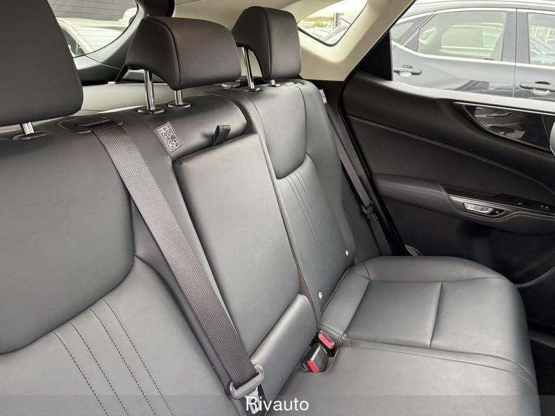 Lexus NX Hybrid Premium 4WD MY22