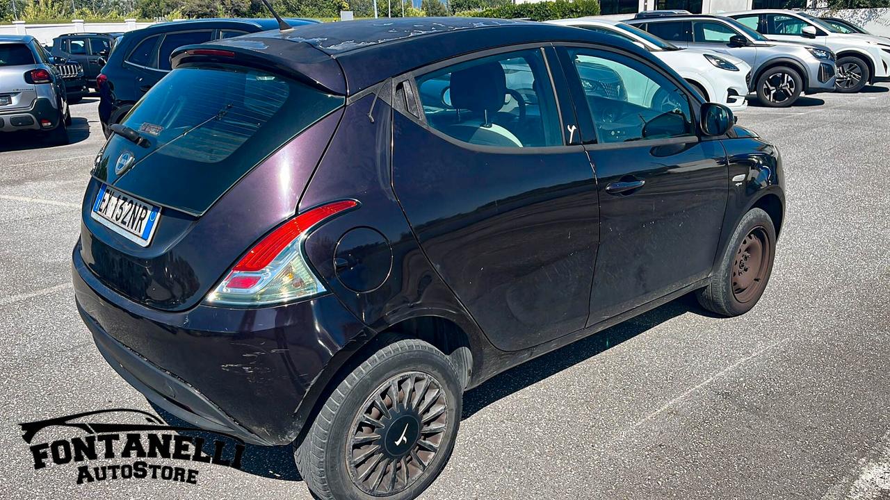 Lancia Ypsilon 0.9 TwinAir 85 CV 5 porte Metano Ecochic Gold