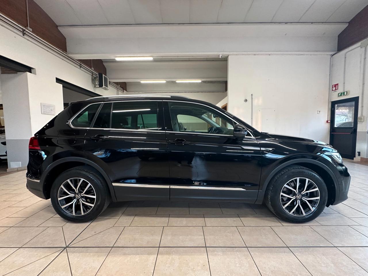 VOLKSWAGEN TIGUAN LIFE 2.0 TDI 122CV *CARPLAY*LUCI*ACC*