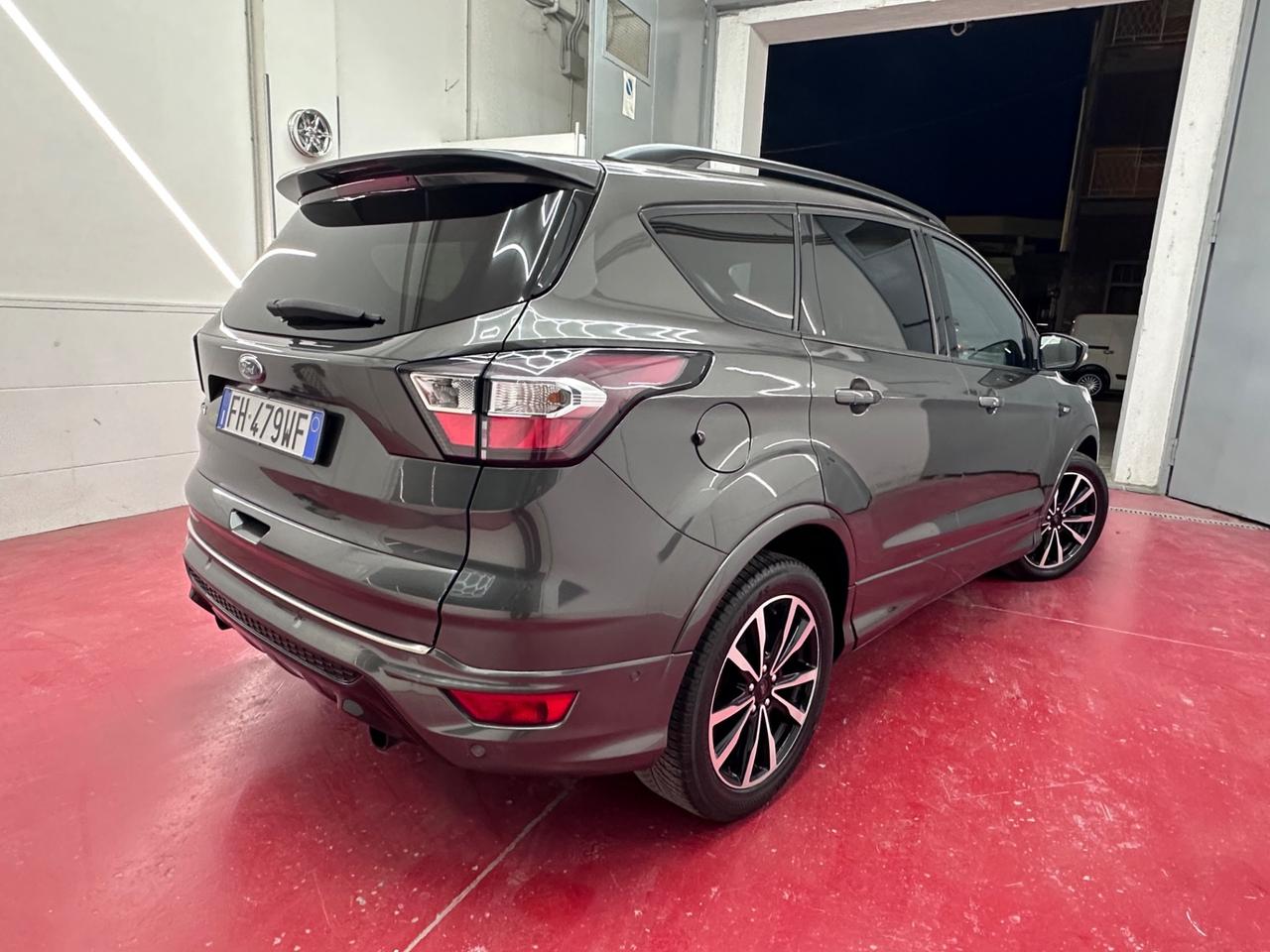 Ford Kuga 1.5 TDCI 120 CV S&S 2WD ST-Line