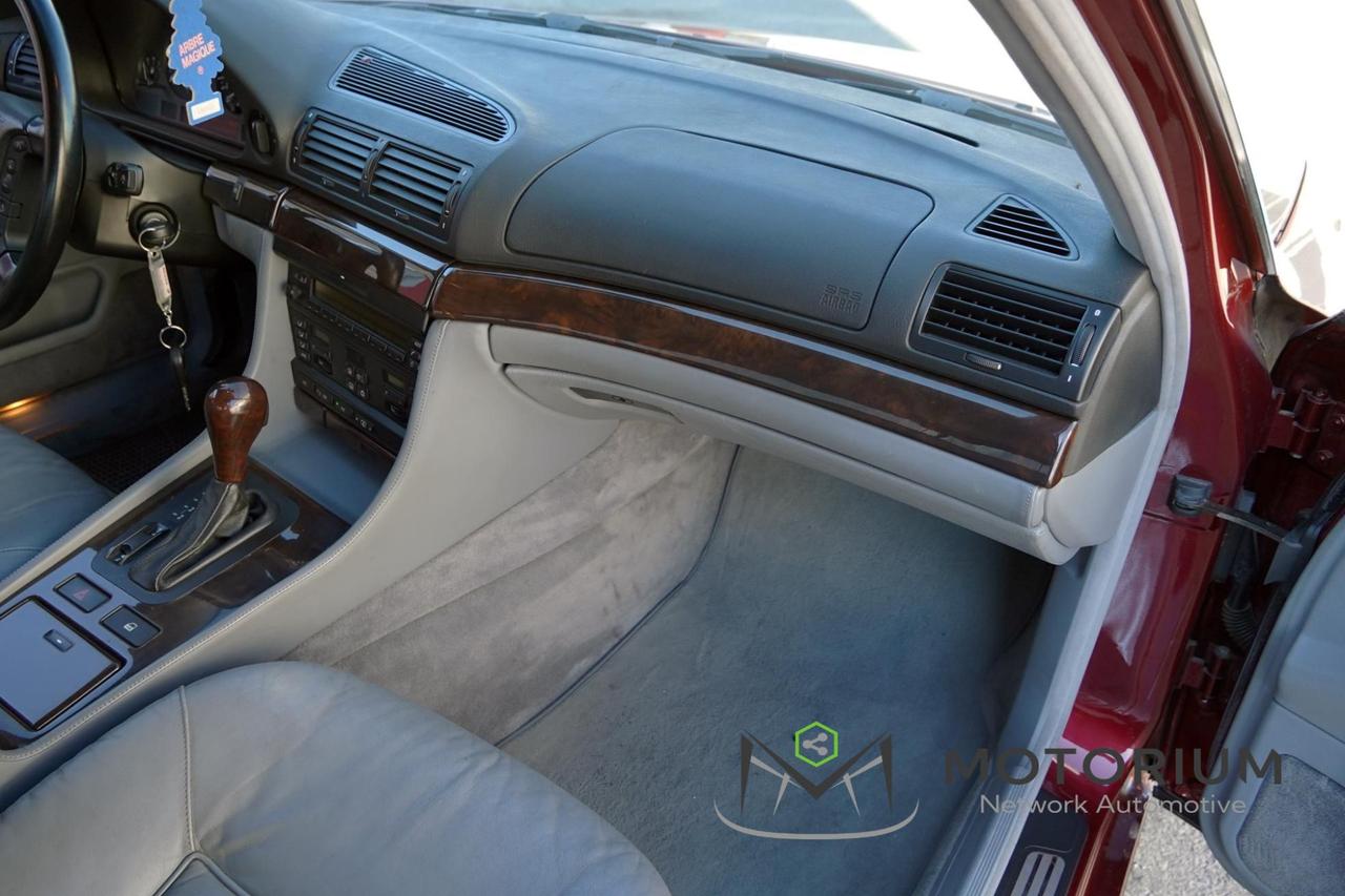 BMW 740 iL E38 V8 286CV LUNGA - 1994 - ISCRITTA ASI