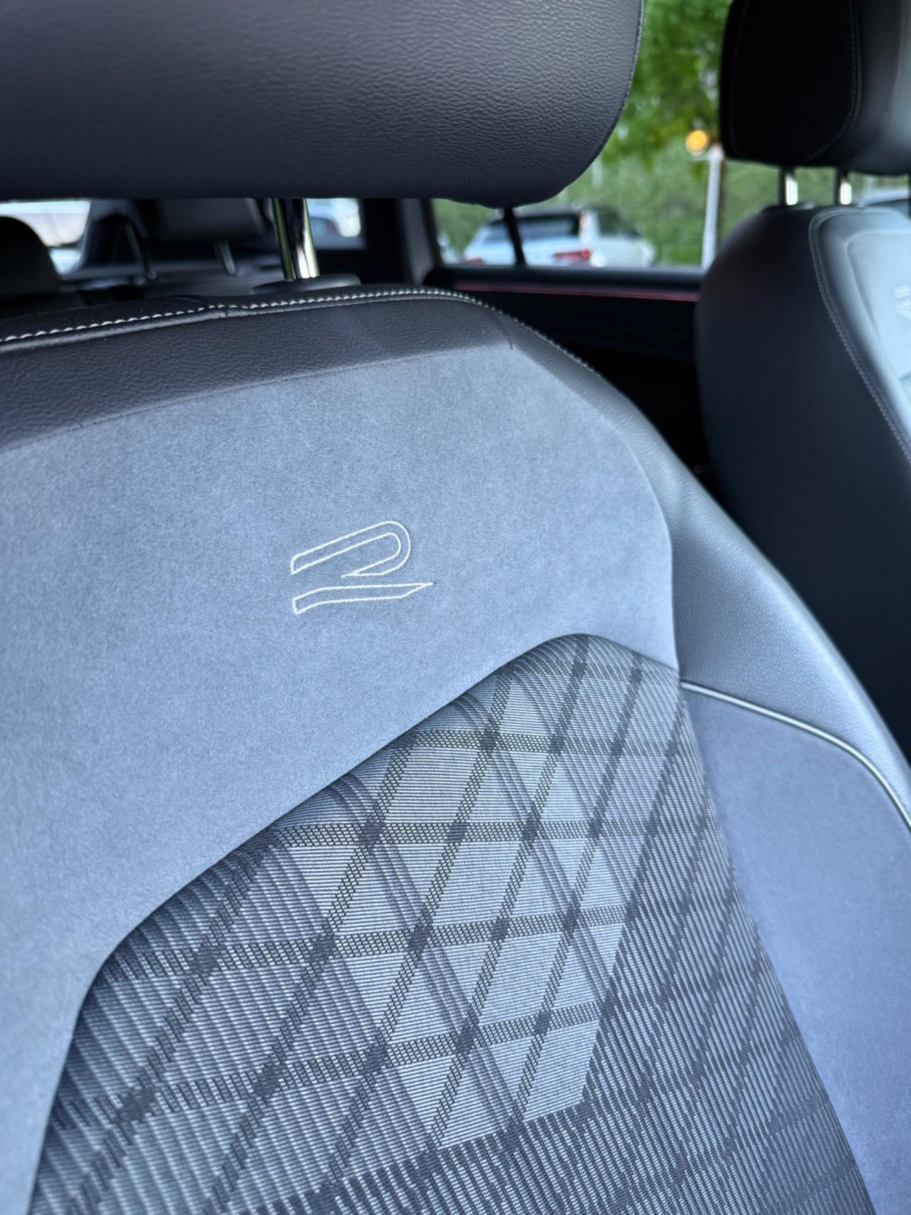 Volkswagen Tiguan 2.0 TDI 150 CV SCR DSG R-Line