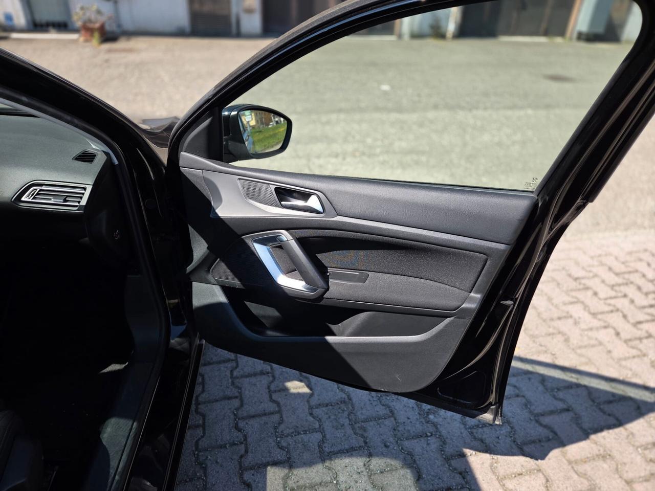 Peugeot 308 BlueHDi 120 S&S Allure