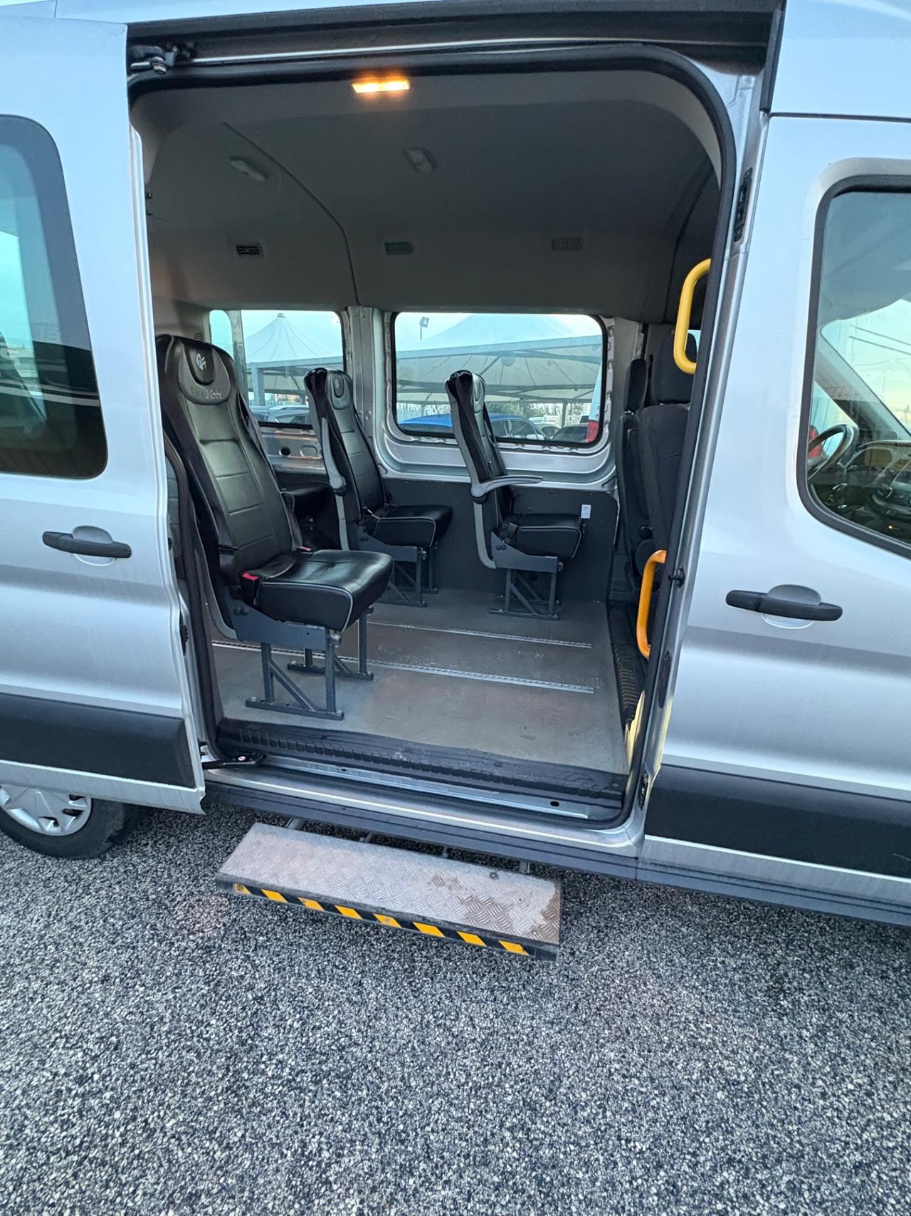 Ford Transit 2.0cc 130CV 9 posti trasporto disabili