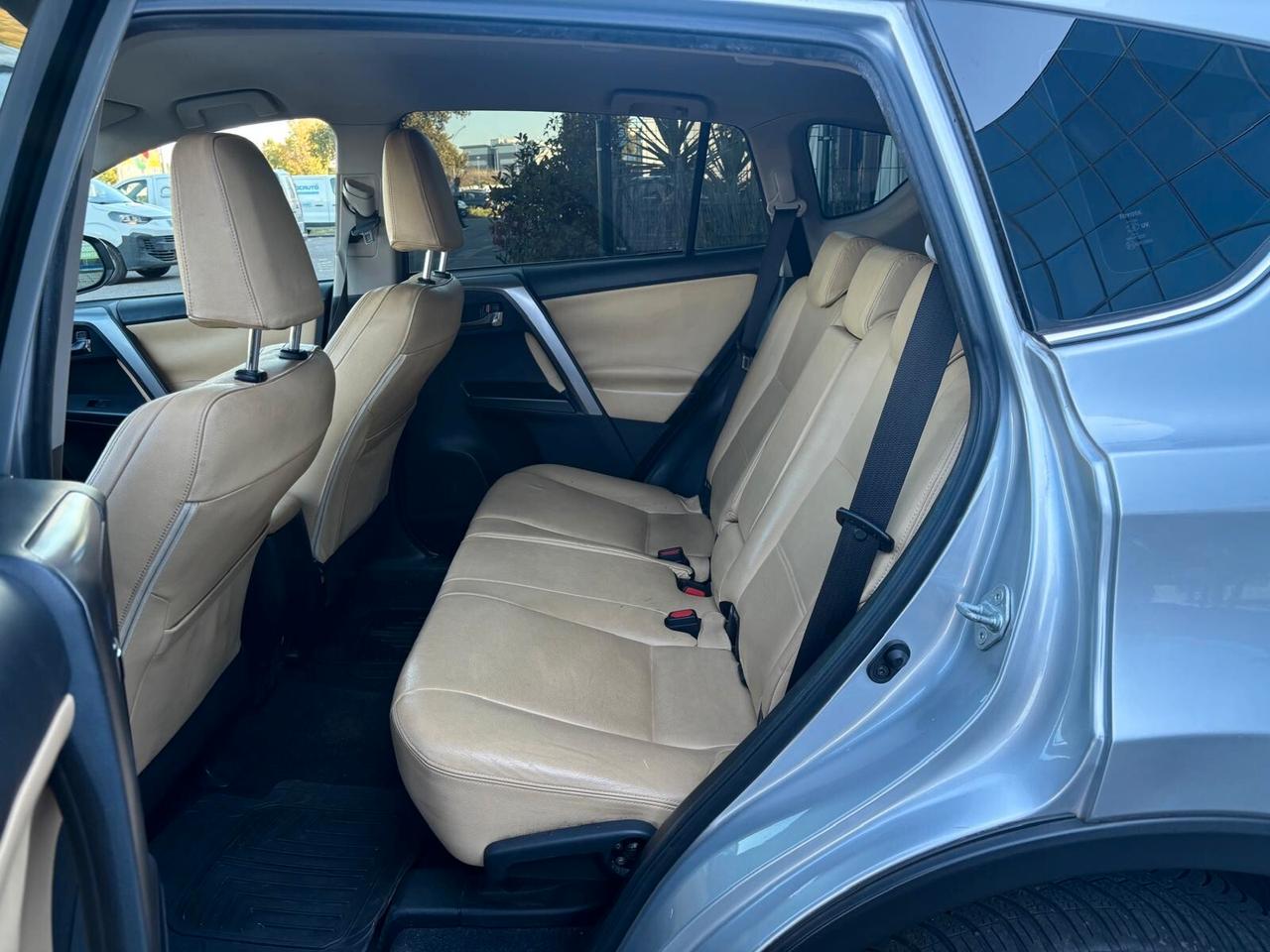 Toyota RAV 4 NEOPANTENTATO RAV4 2.0 D-4D 2WD Business