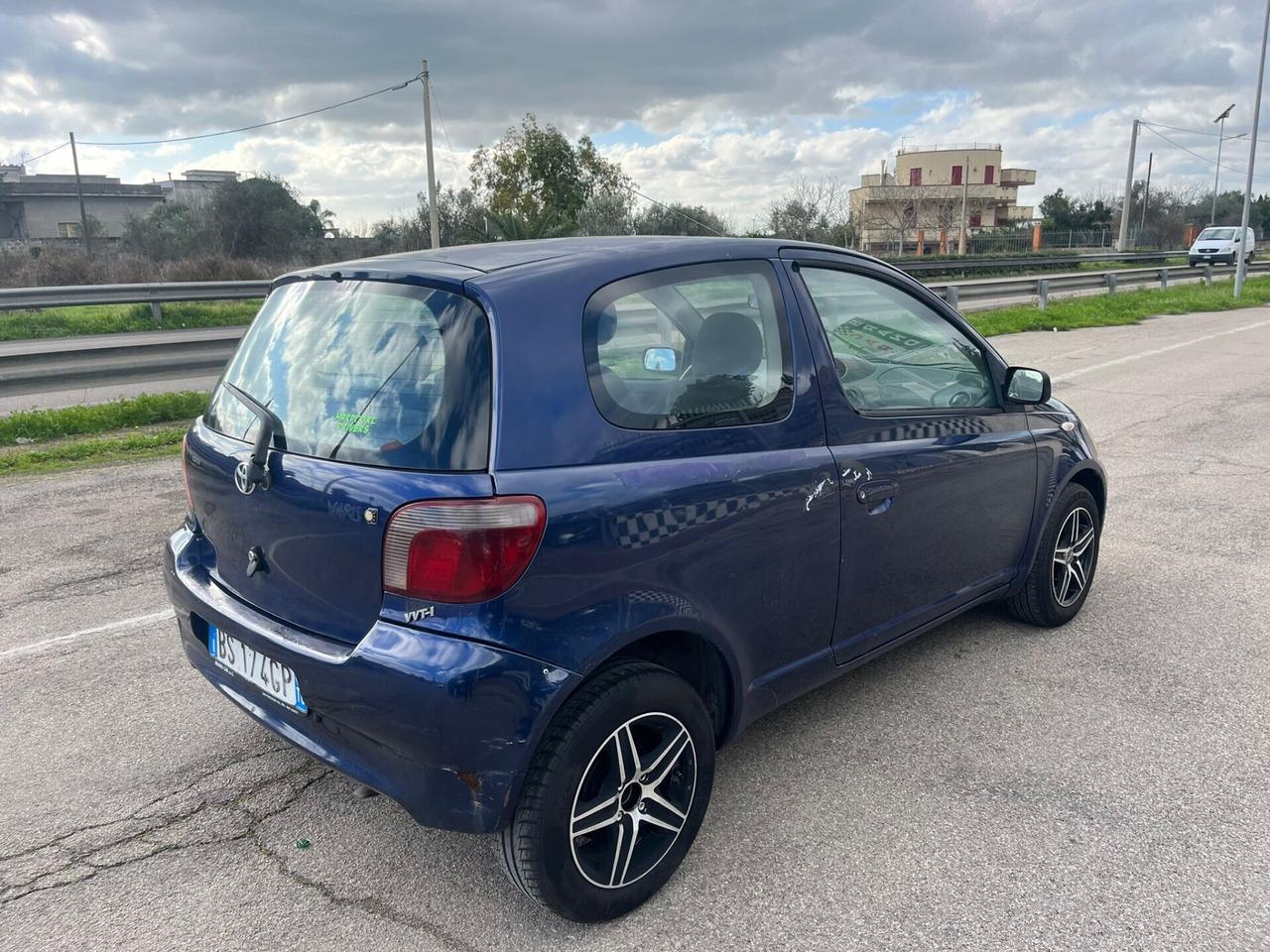 Toyota Yaris 1.0i 16V cat 3 porte Sol 2001