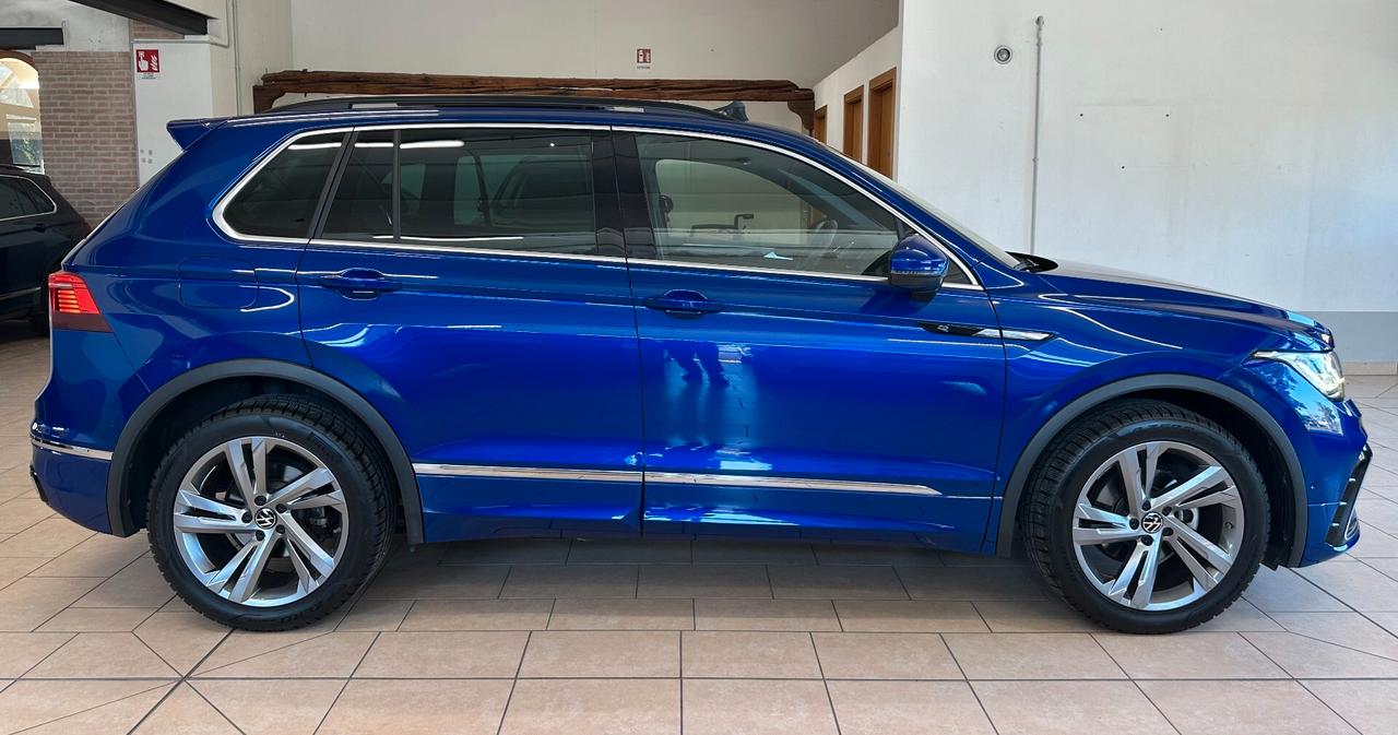 VOLKSWAGEN TIGUAN R-LINE 2.0 TDI DSG *TETTO*LUCI*RADAR*