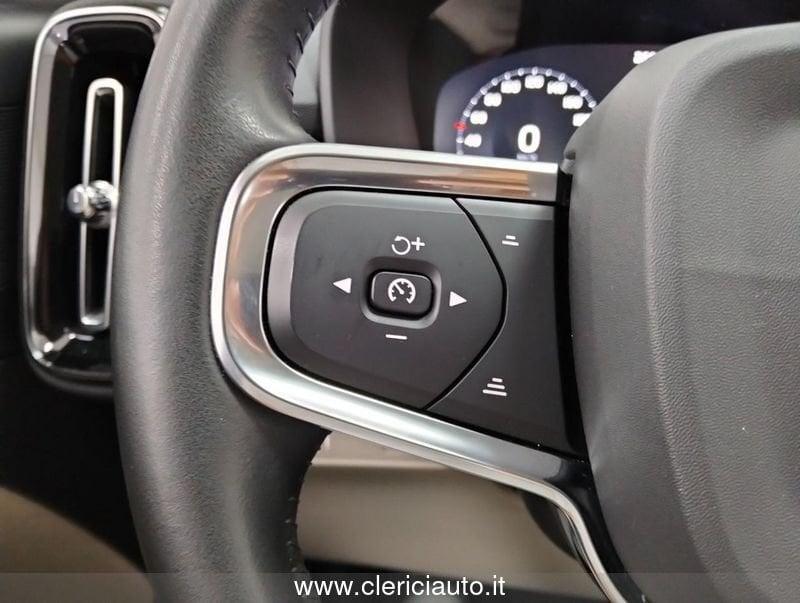 Volvo XC40 B4 AWD Geartronic Momentum Pro