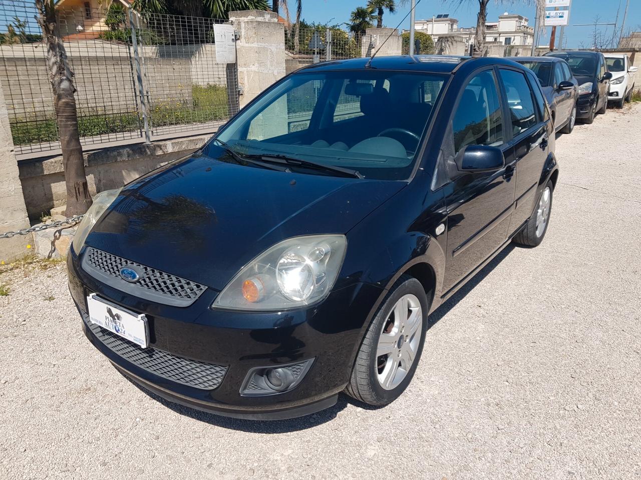 Ford Fiesta 1.4 Tdci 70cv Clima Cerchi 5p.