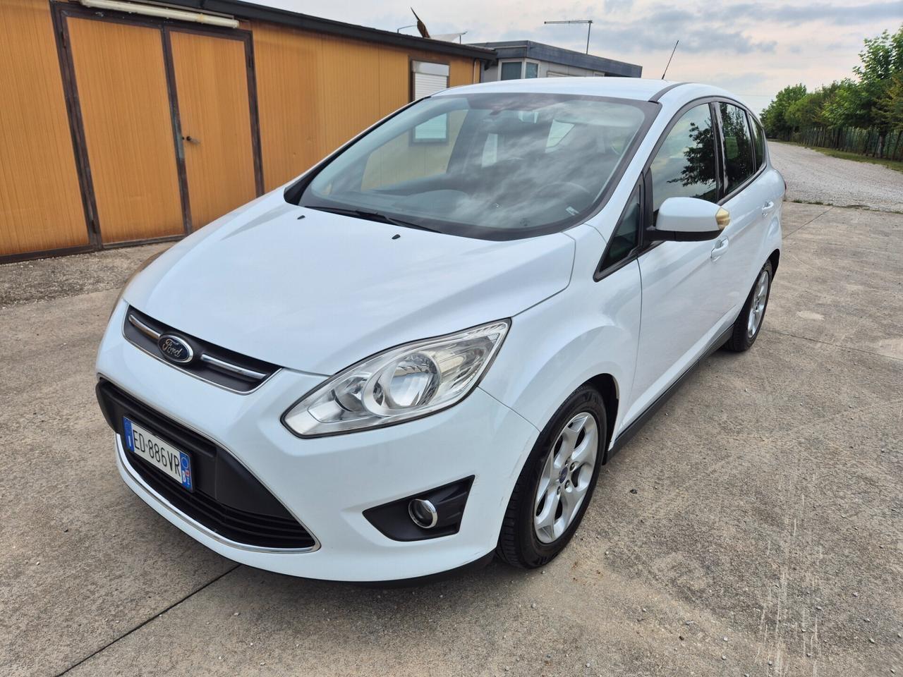 Ford C-Max 1.6 TDCi 115CV Titanium neopatentati