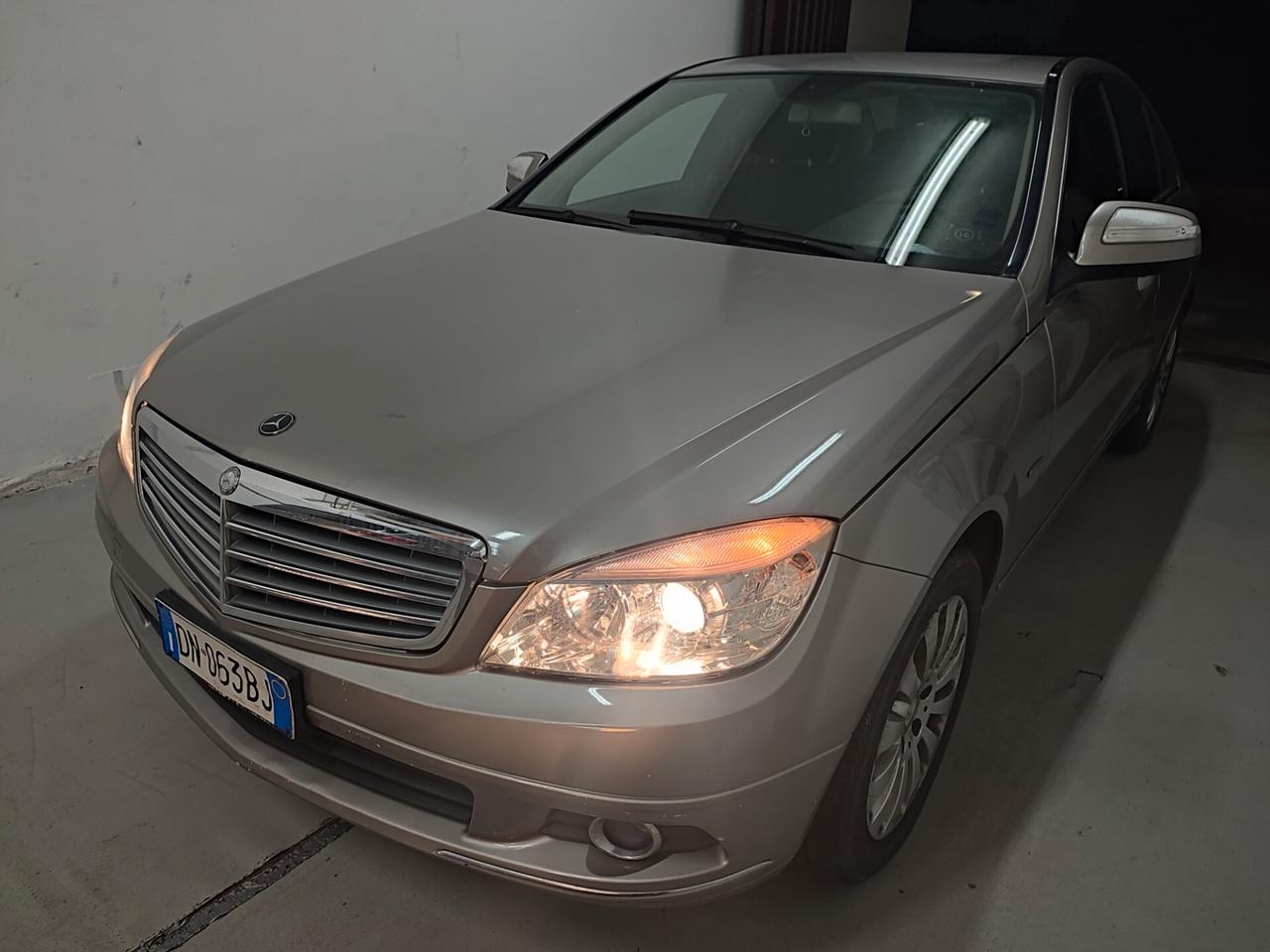 MERCEDES CLASSE C200 BERLINA A METANO POCHI KM GANCIO