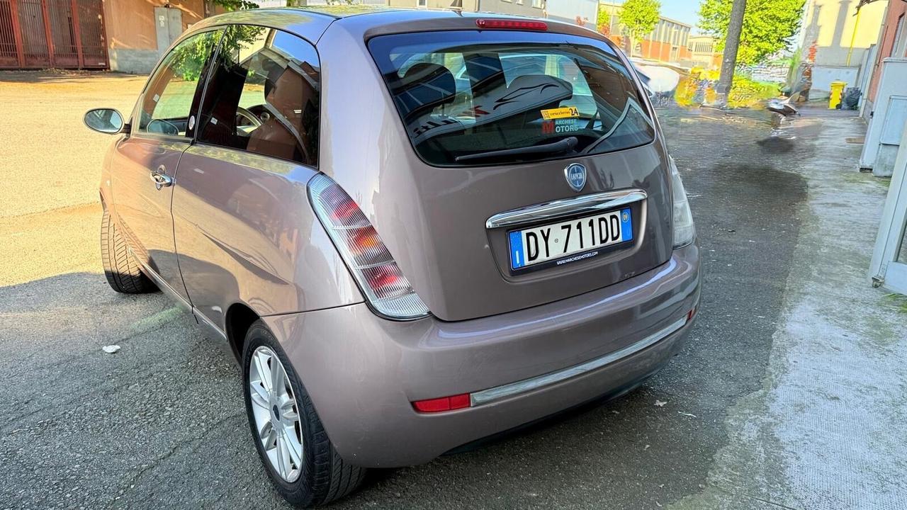 Lancia Ypsilon 1.4 Platino Ecochic GPL