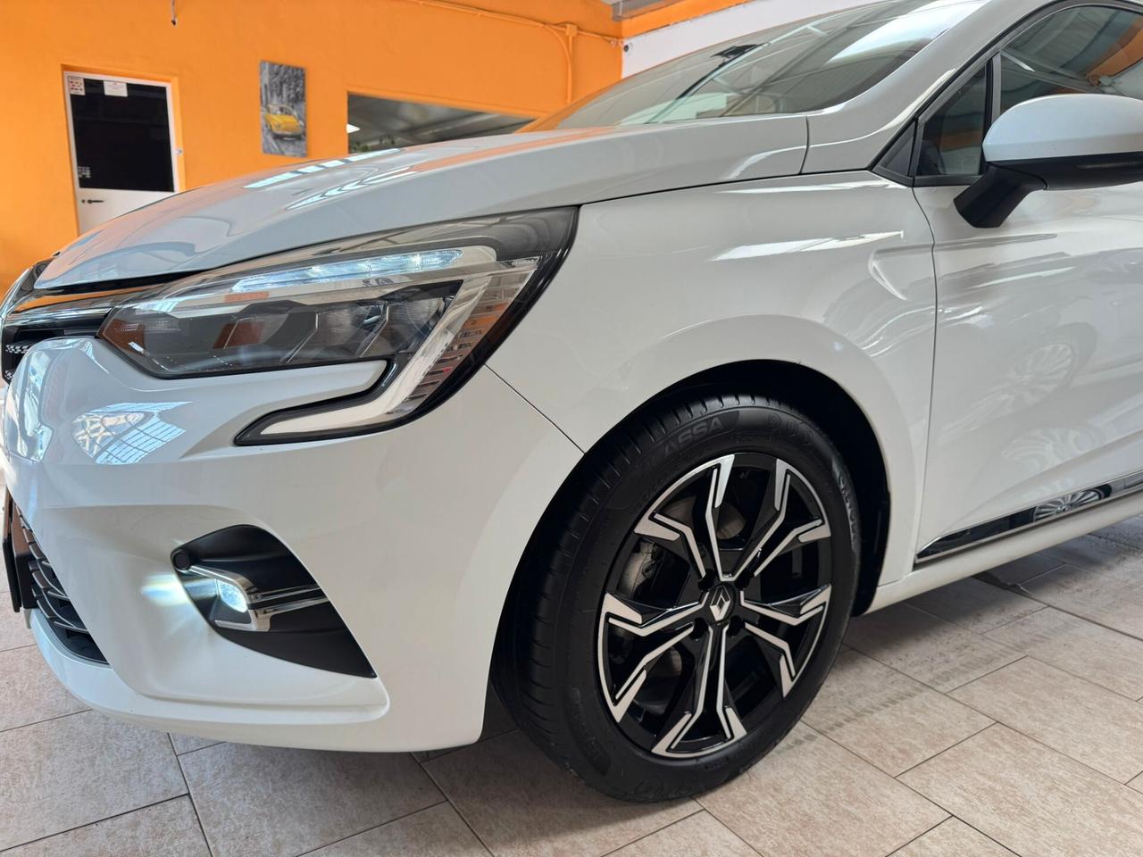 Renault Clio FULL HYBRID E-TECH INITIAL PARIS