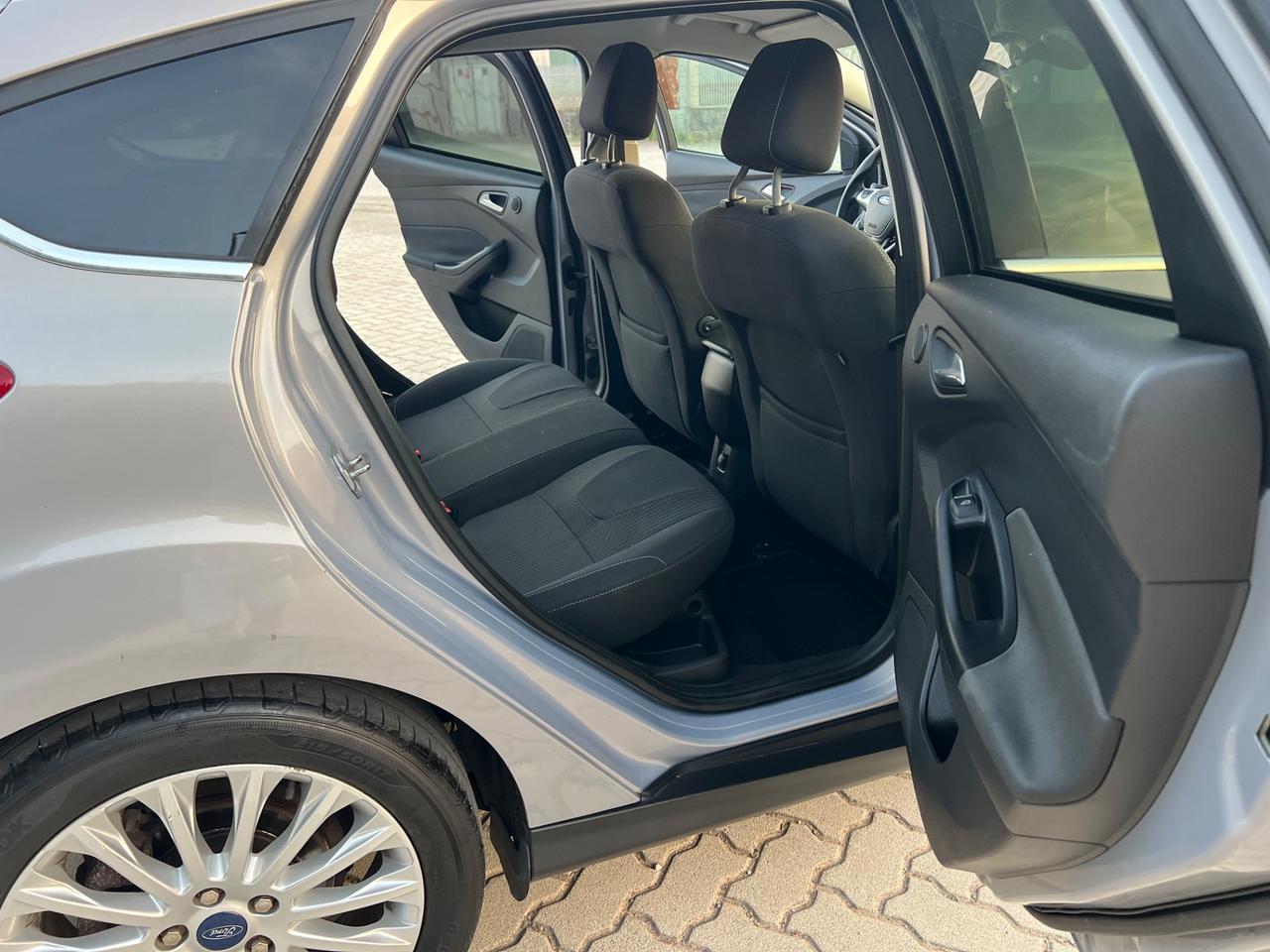 Ford Focus 1.6 CV 105 GPL Titanium