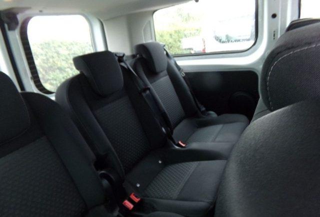 FORD Transit Custom 320 2.0 TDCi PC Combi Trend 9 POSTI