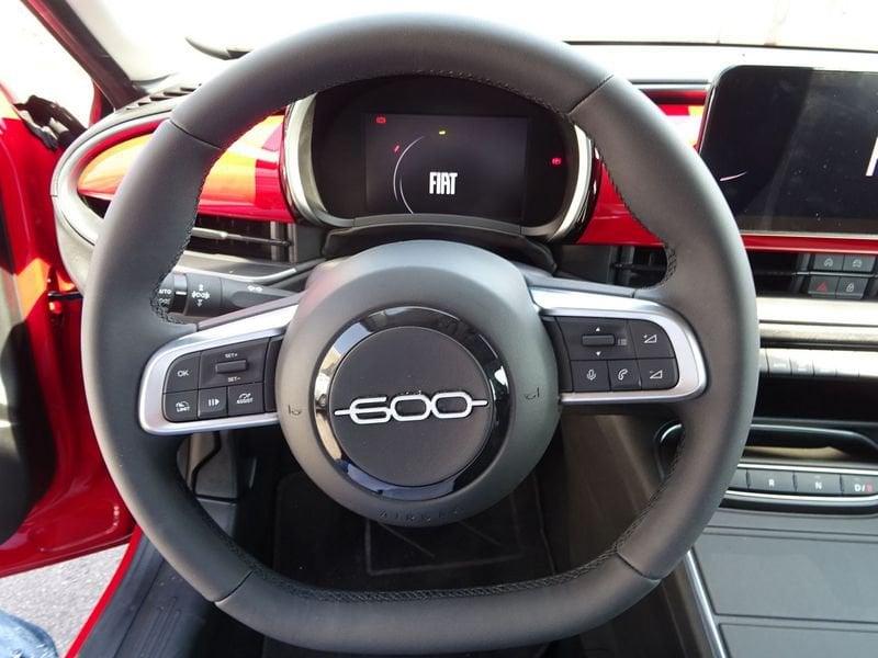 FIAT 600e Red