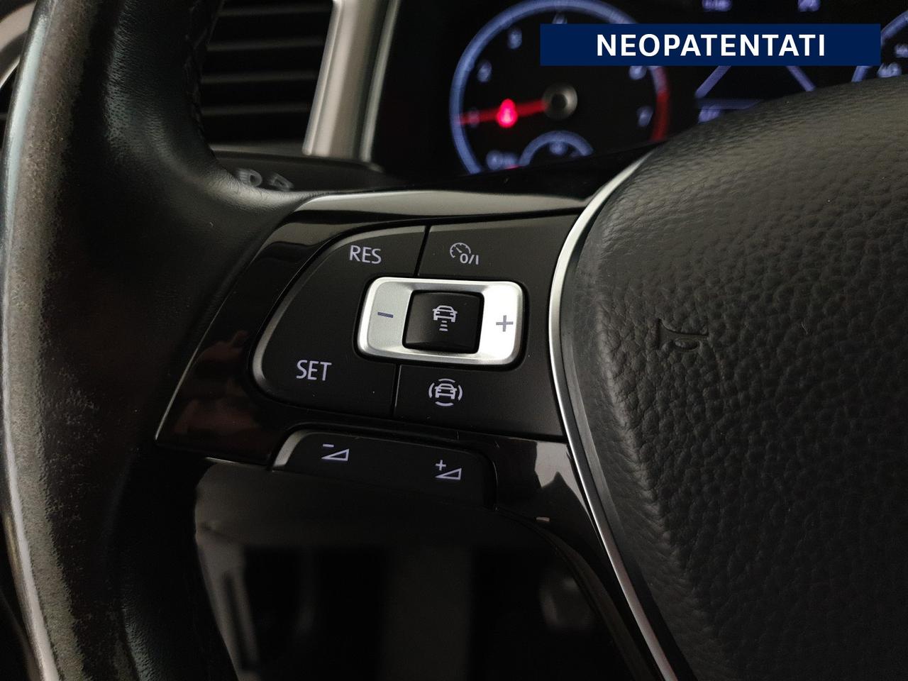 Volkswagen T-Roc 1.0 tsi business 110cv