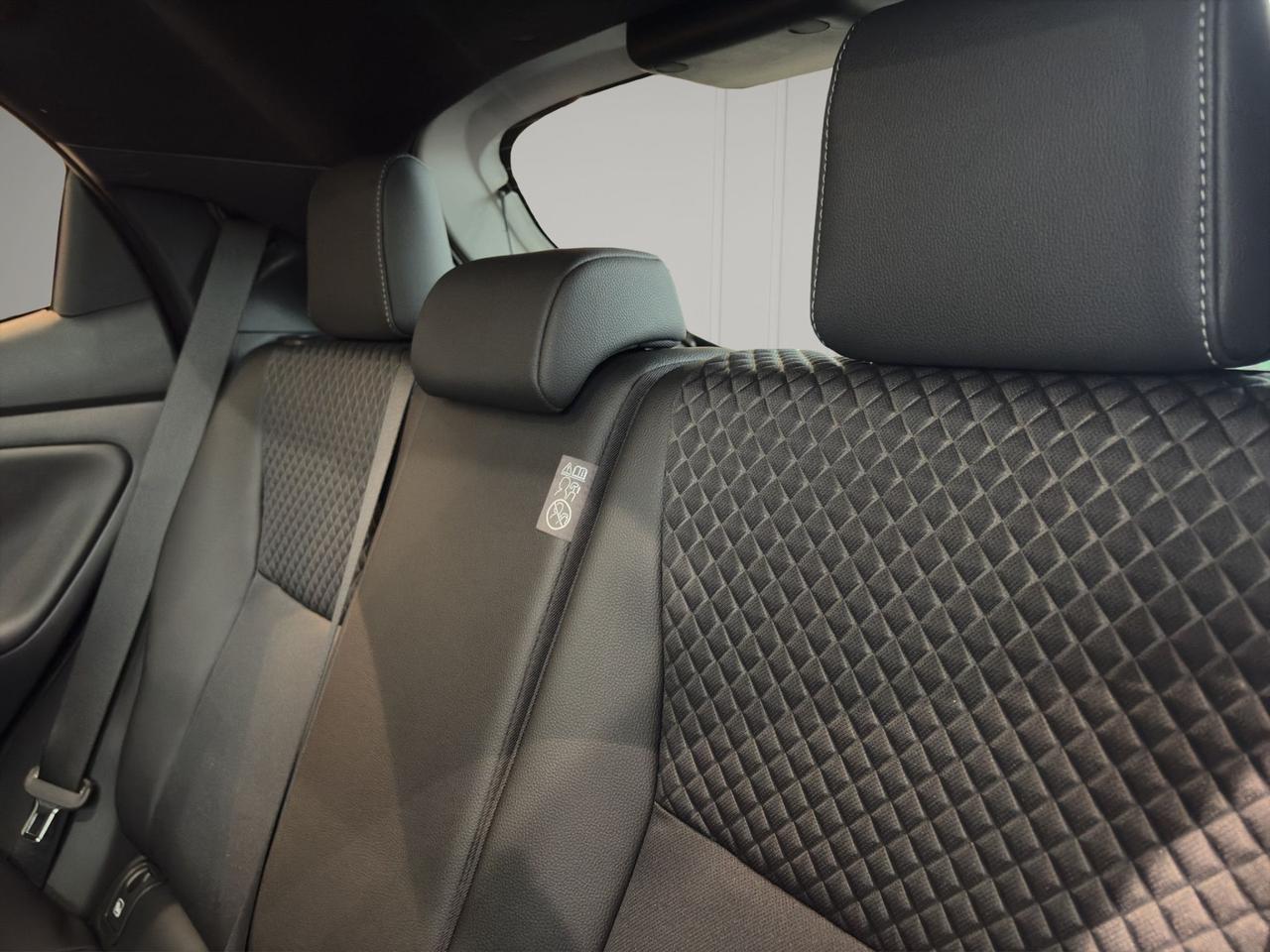 Toyota Yaris 1.5h 130 Premium