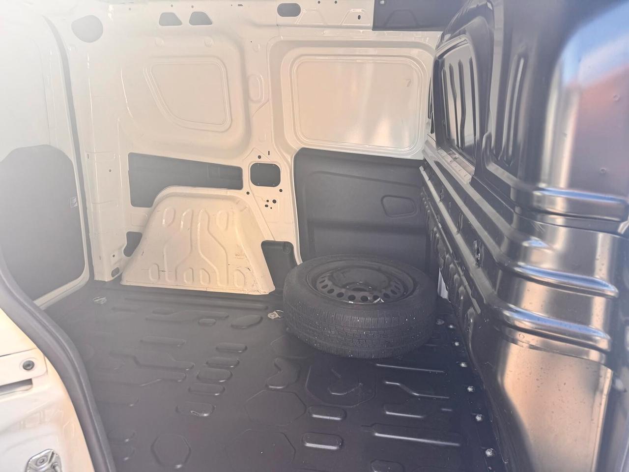 FIAT DOBLO’ CARGO 1,4 NATURAL POWER 120 CV SX 3 POSTI