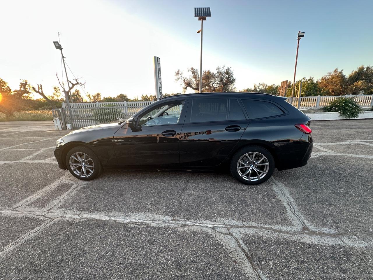 BMW 318d 48V Touring SPORT