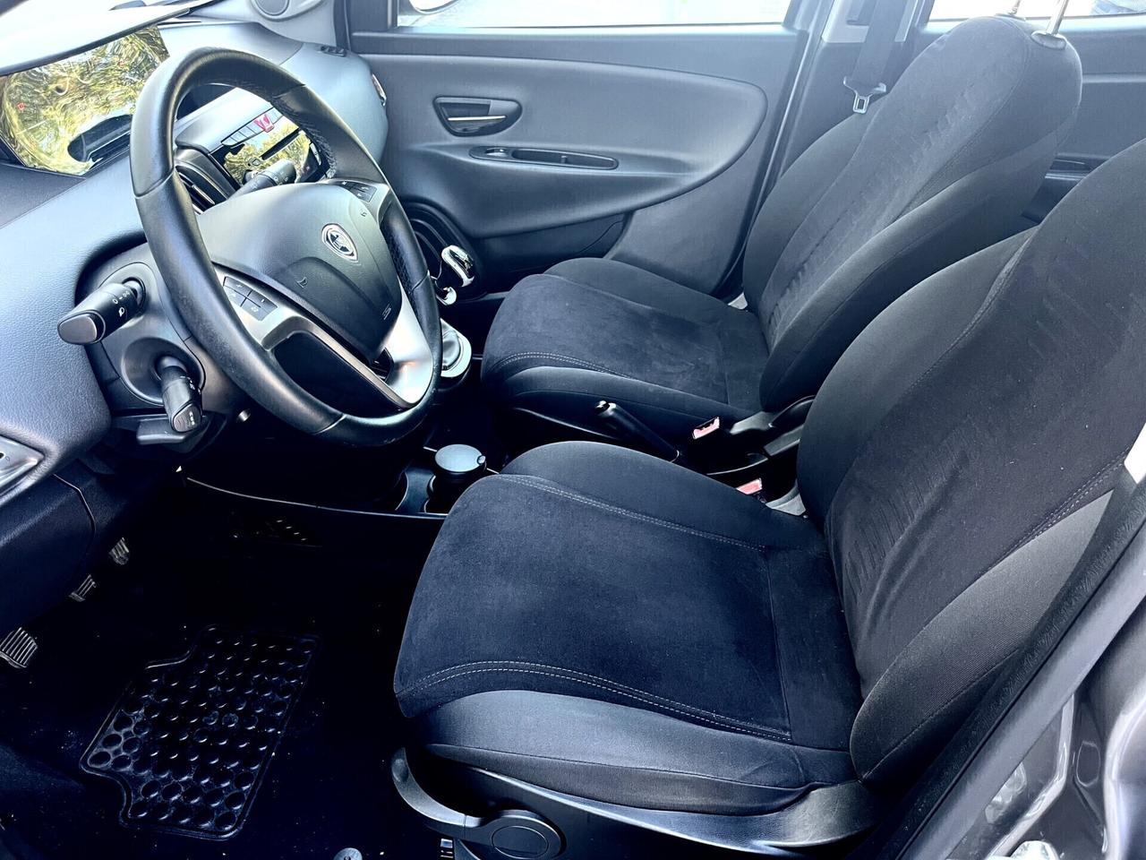 Lancia Ypsilon 1.2 69 CV 5 porte Platinum