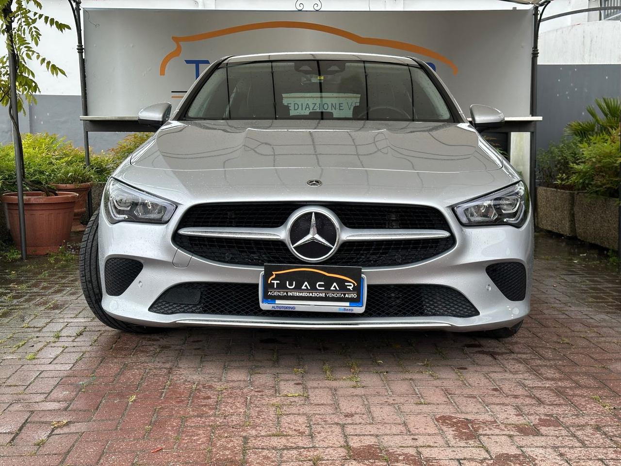 Mercedes-Benz CLA 180 Sport CLA 180 D