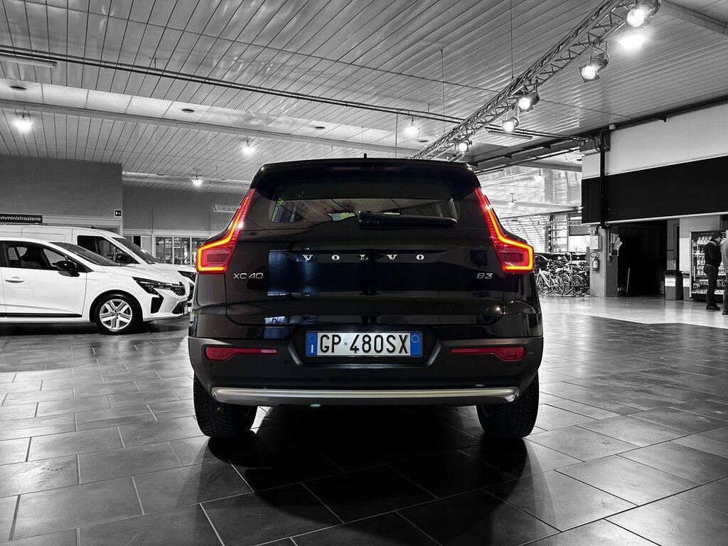 Volvo XC40 2.0 B3 Essential automatico