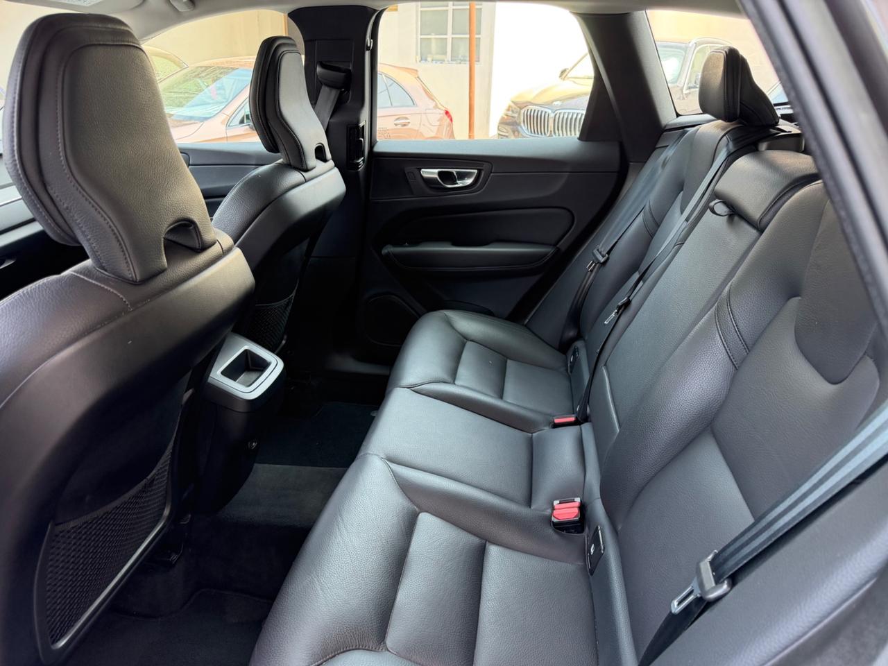 Volvo XC 60 XC60 B4 (d) automatico Plus Dark
