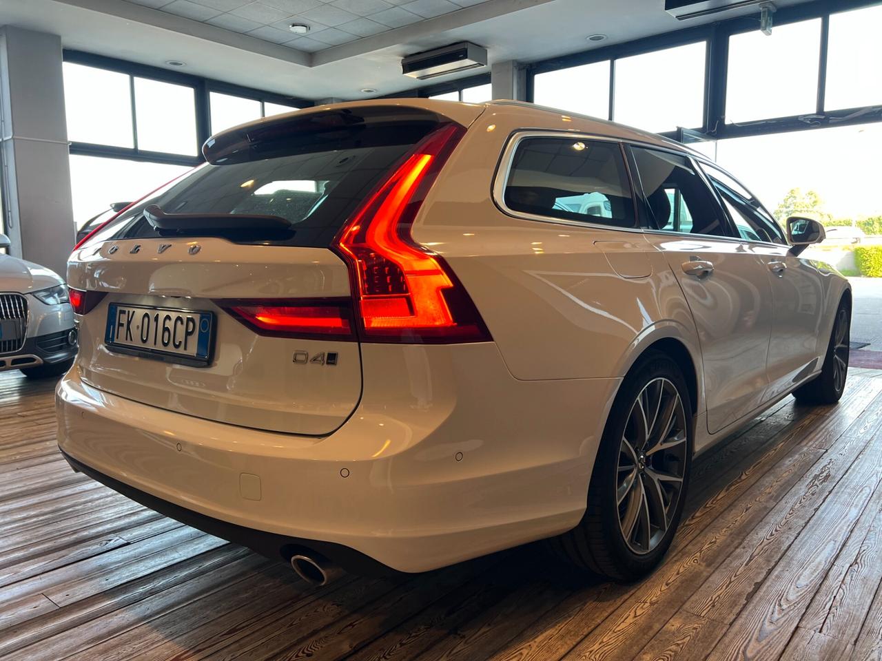 Volvo V90 D4 AWD Geartronic Momentum/TAGLIANDI UFFICIALI