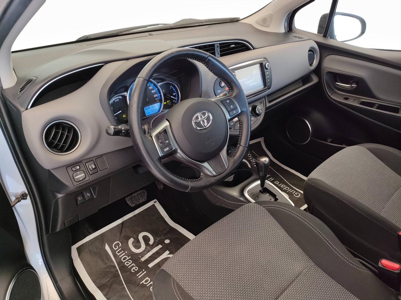 TOYOTA Yaris III 2015 - Yaris 5p 1.5h Active my16