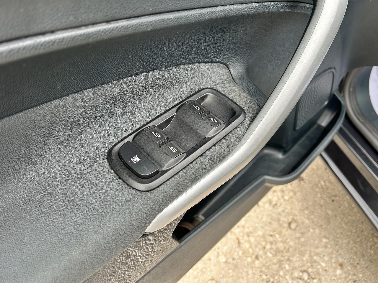 FORD FIESTA 1.4 97CV GPL 2032 UNICO P. IVA ESPOSTA