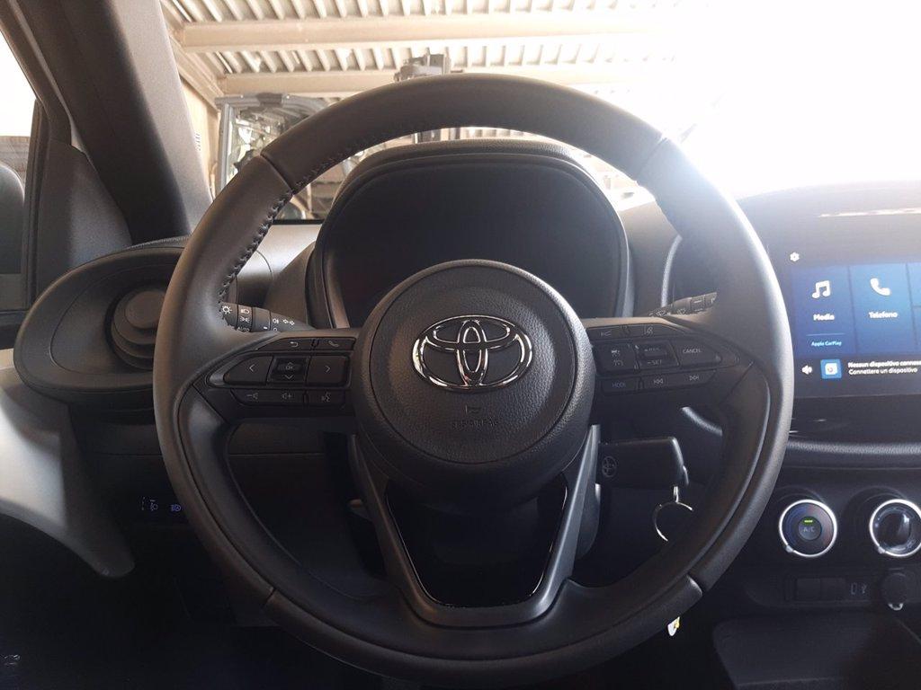 TOYOTA Aygo x 1.0 active 72cv del 2025