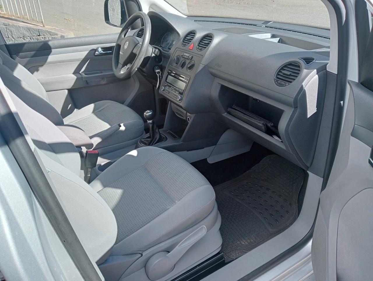 Volkswagen Caddy Pianale ribassato con rampa per disabili carrozzina