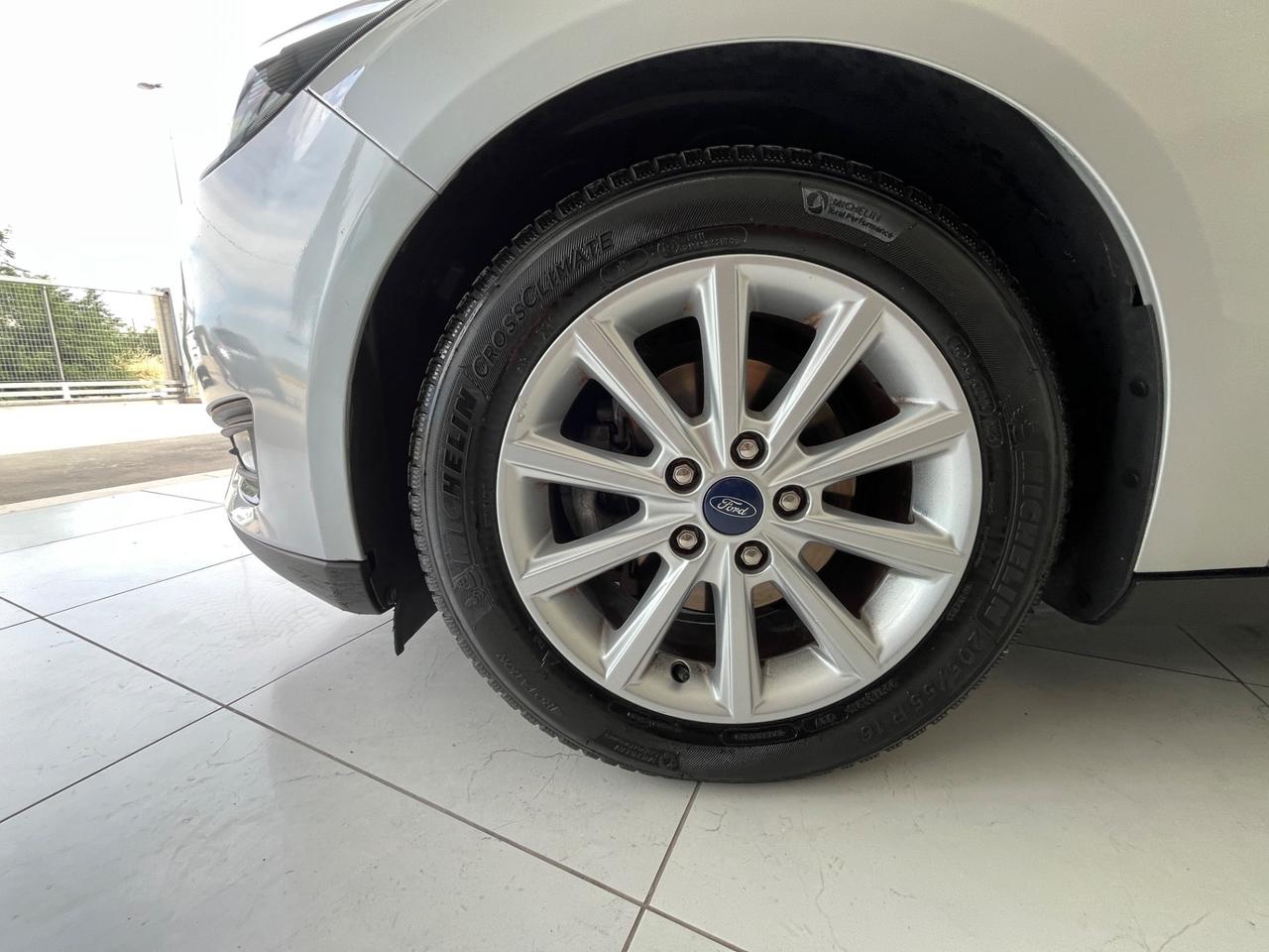 Ford Focus 1.5 TDCi 120 CV Titanium X 124000 KM