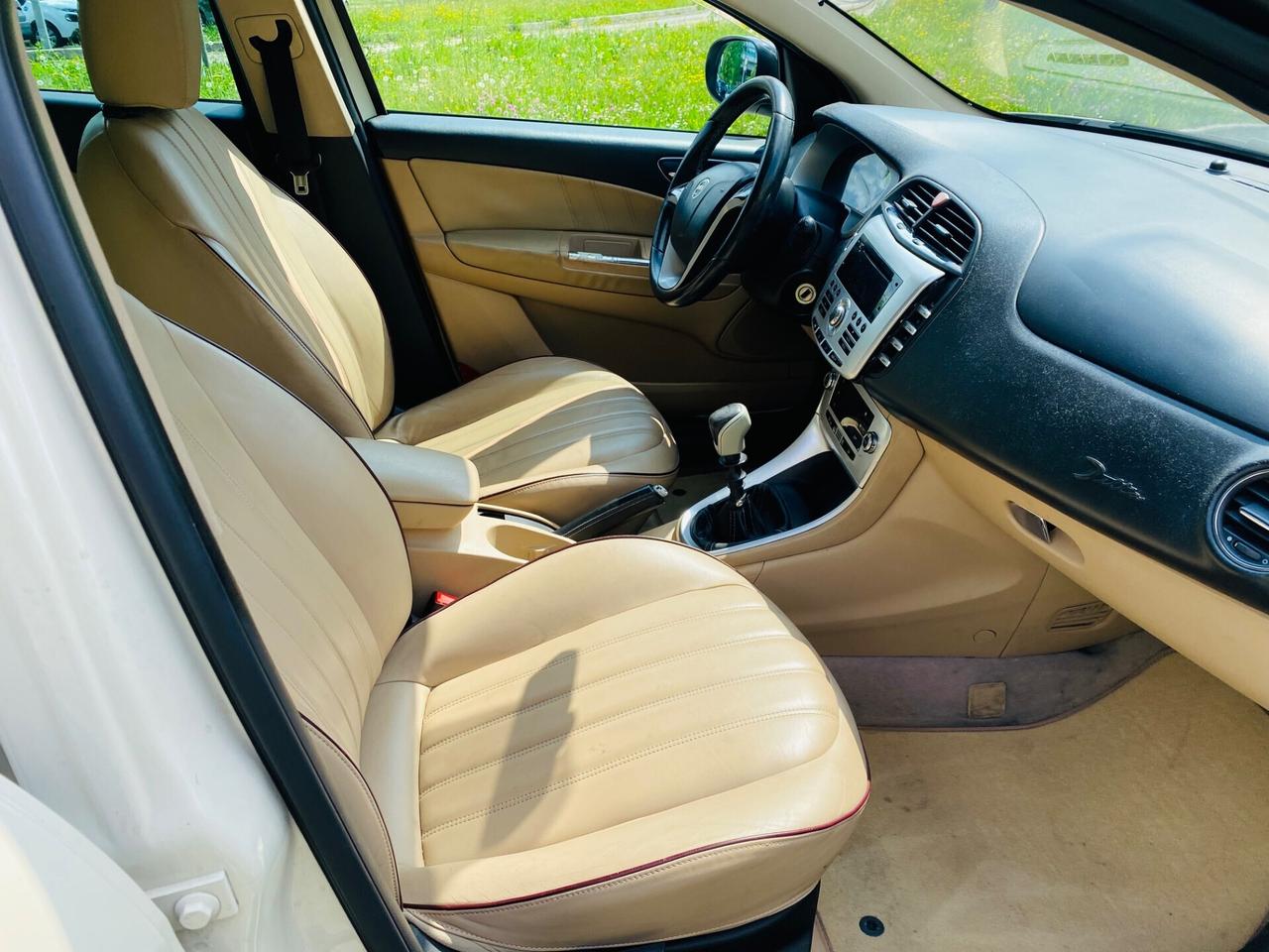 Lancia Delta 2.0 MJT DPF Argento