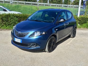 Lancia Ypsilon 1.0 70Cv FireFly 5 porte Hybrid Silver