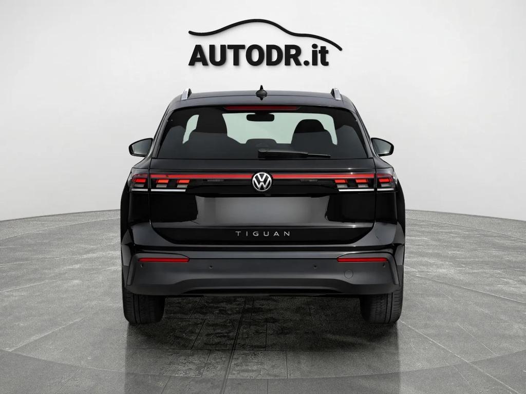 Volkswagen Tiguan 1.5 eTSI DSG Edition Plus, IQ.Light, Cerchi18, 360 Telecamere